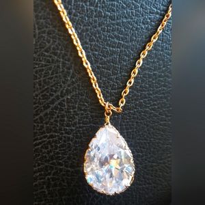 ⭐2 for $15⭐ Long pendant teardrop gold coloured metal necklace